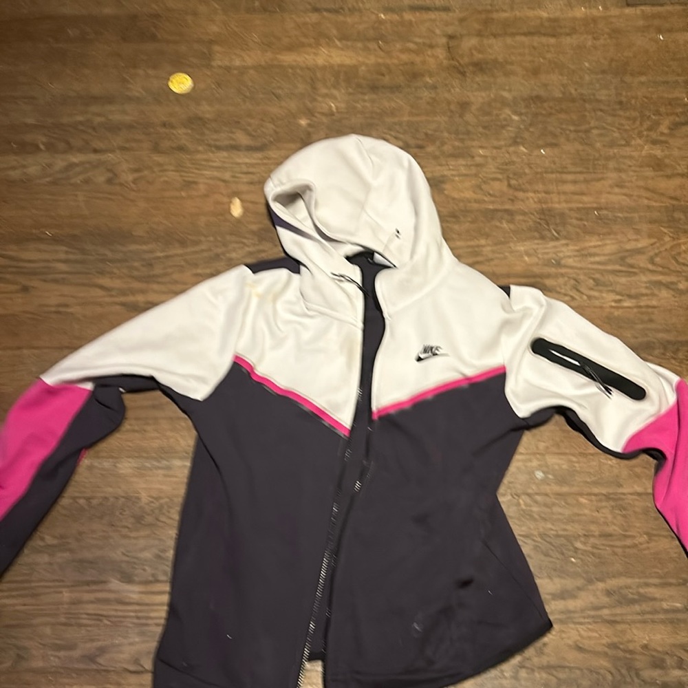 Nike tech